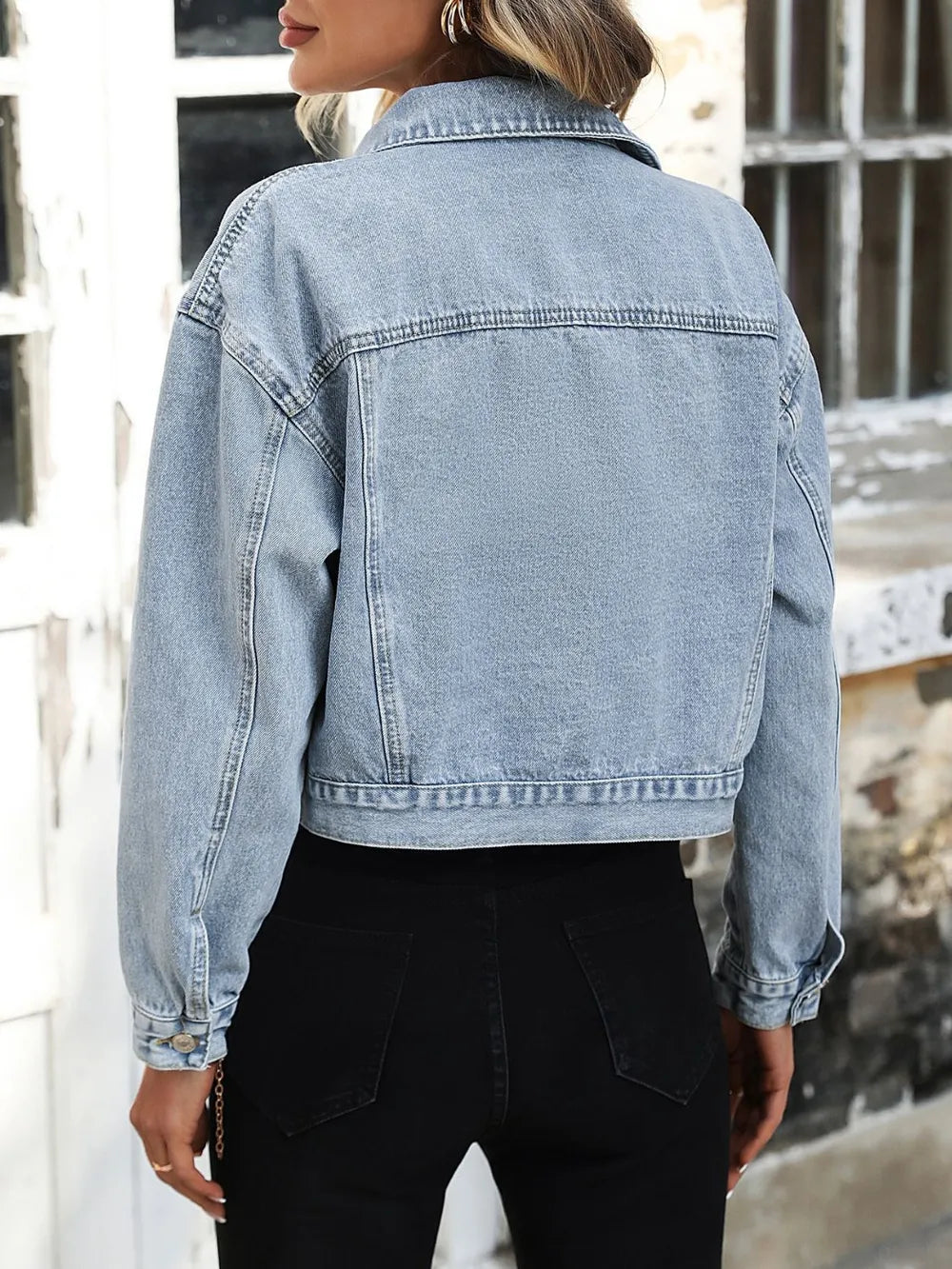 Fashionable and casual loose denim jacket