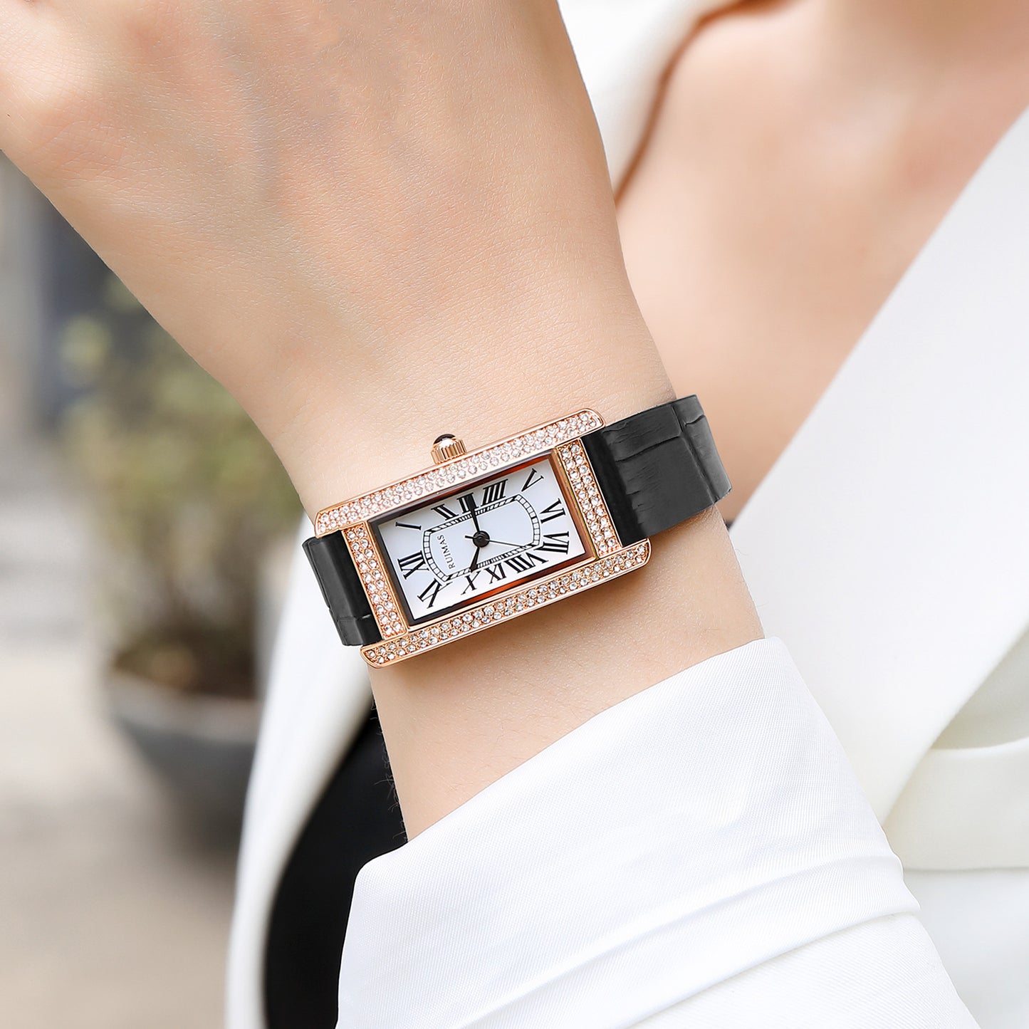 Montre-bracelet de luxe à quartz carrée pour femme RUIMAS, en cuir or rose.