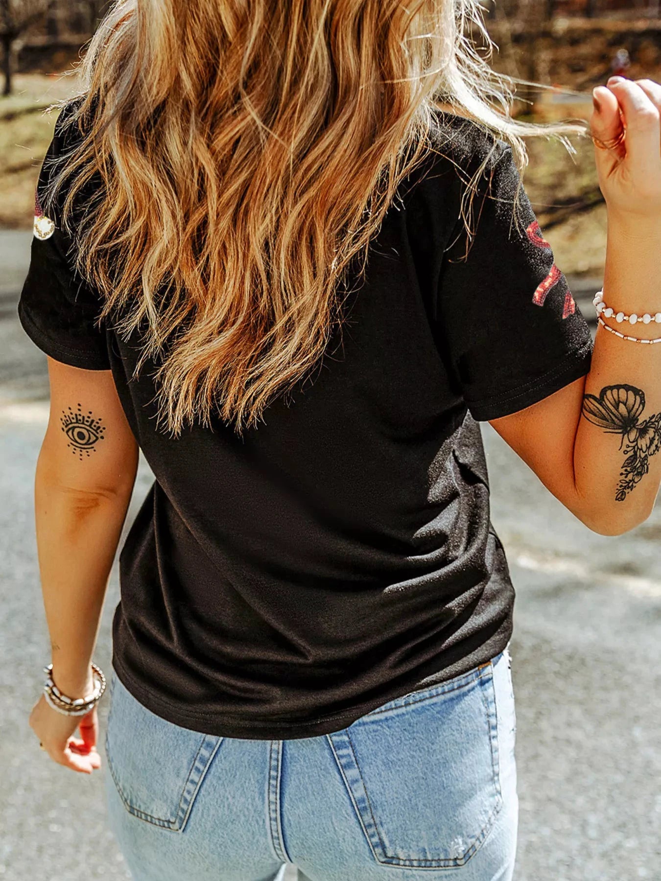 Sequin Christmas Bow Santa Claus Patched T Shirt by Trendsi