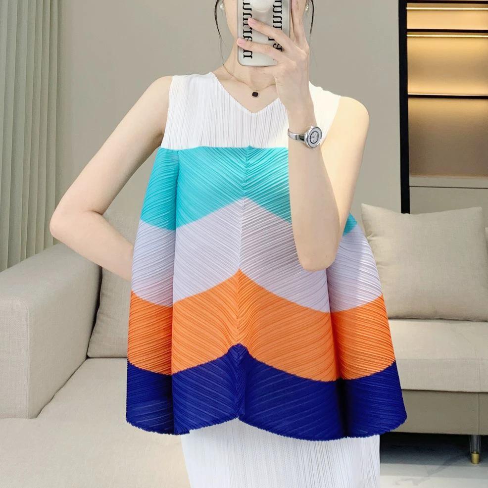 V-neck color blocked loose pleated top with youthful and stylish style, versatile sleeveless T-shirt for women by eprolo
