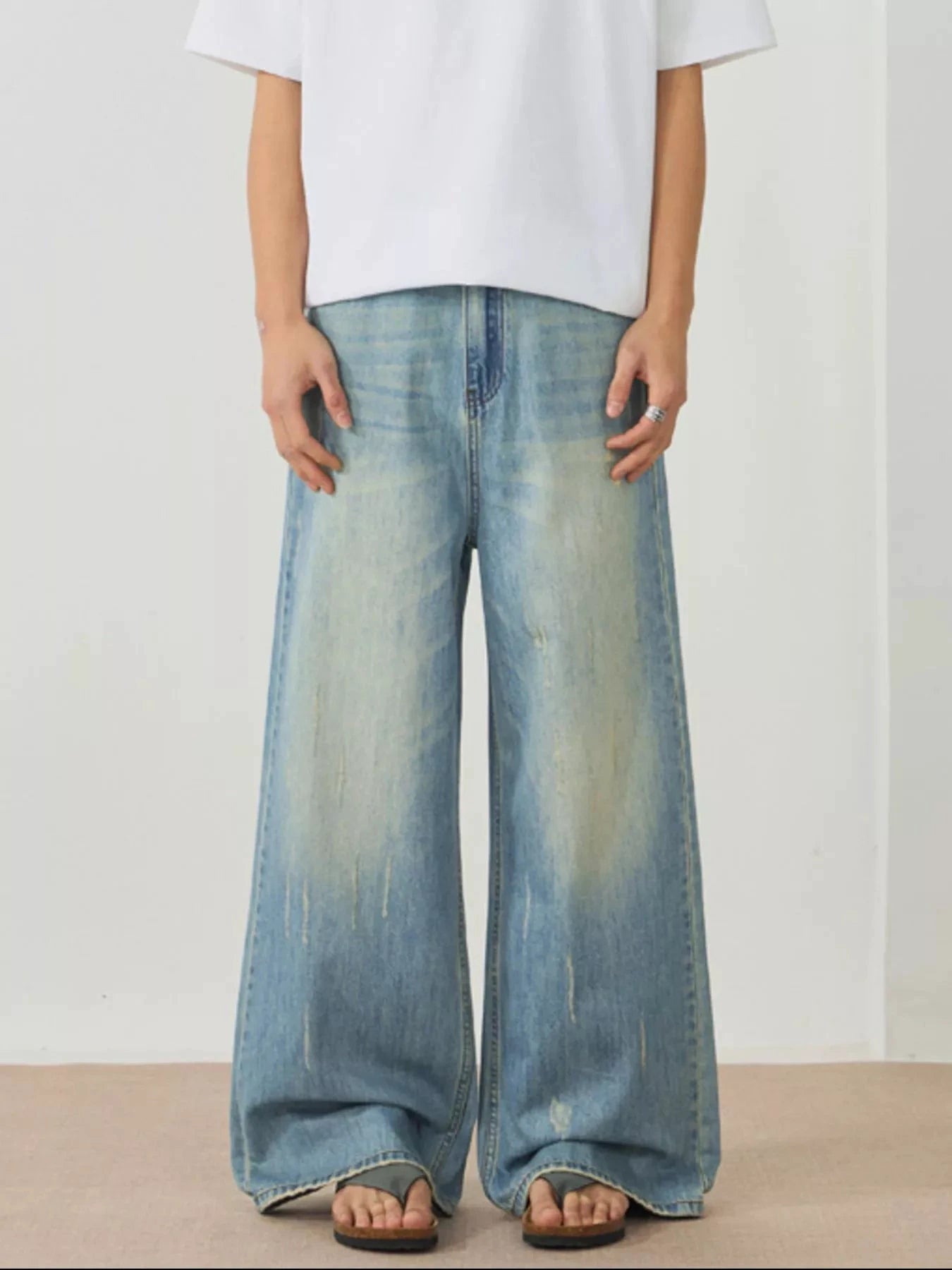 Men's Wash Wide Leg Jeans by Trendsi