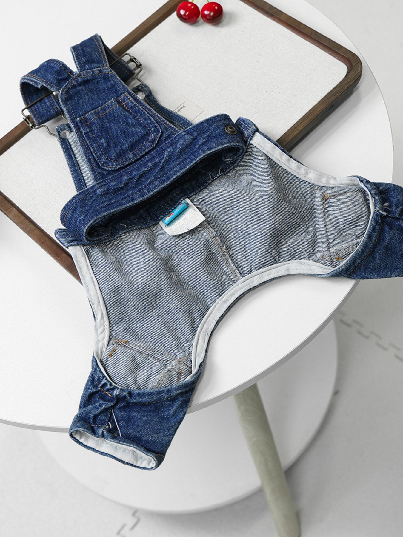 b0cf75ffbf7c4db4bb1a0cf5bcec2d49-Max