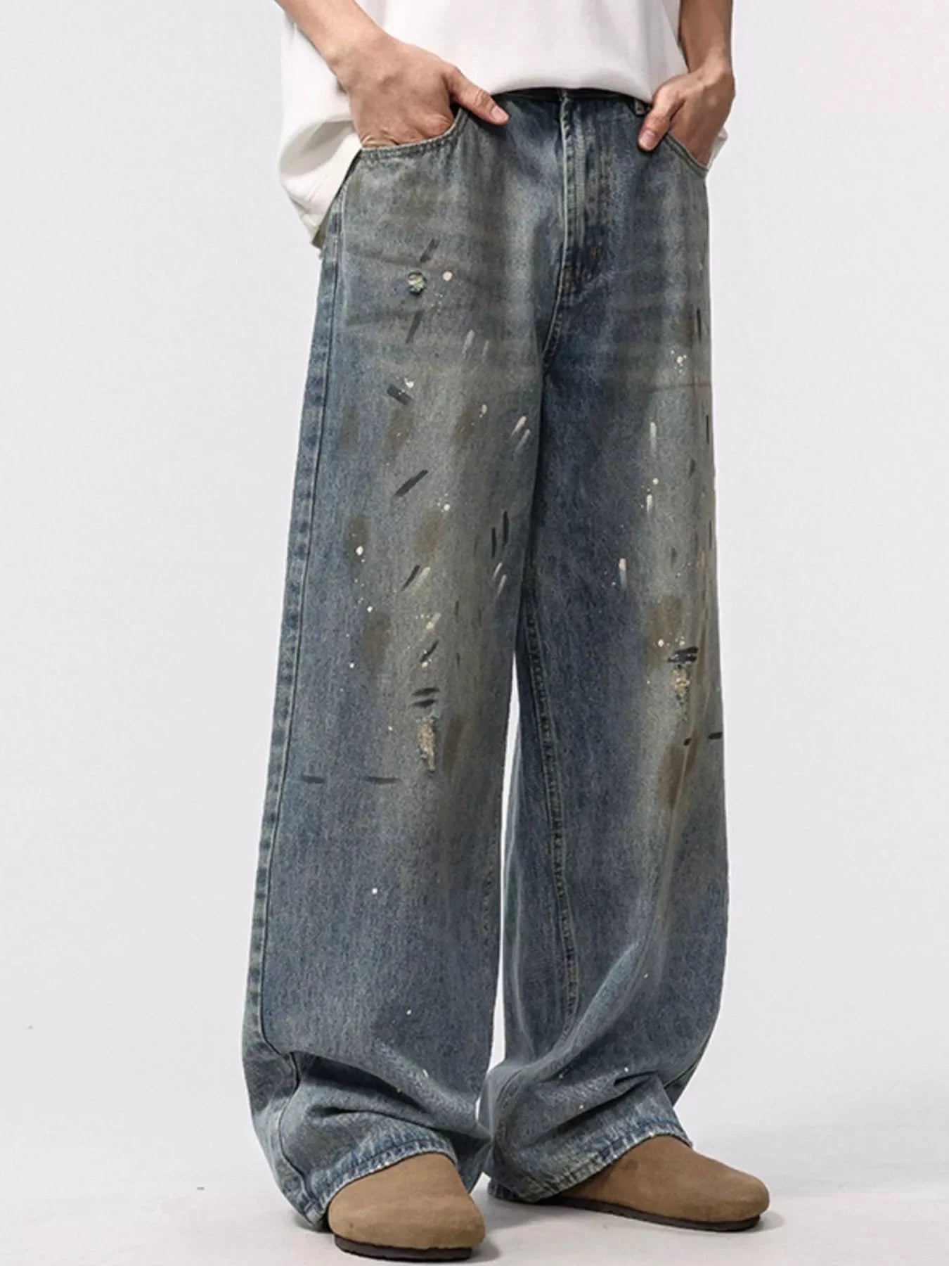 Men's Washed Distressed Wide-Leg Jeans by Trendsi
